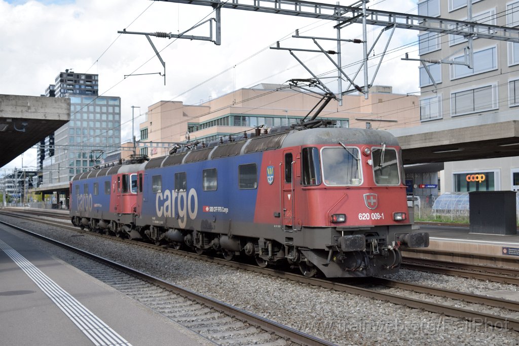 9413-0044-101024.jpg - SBB-CFF Re 620.024-0 "Rothrist" + Re 620.009-1 "Uzwil" / Zürich-Altstetten 10.10.2024