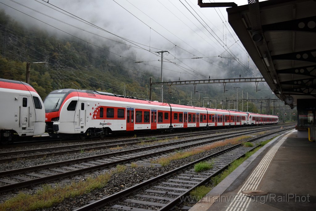 9417-0035-121024.jpg - SBB-CFF RABe 533.703 + RABe 533.701 / Lavorgo 12.10.2024