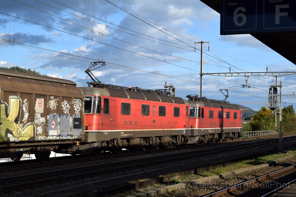 9422-0021-141024.jpg - SBB-CFF Re 6/6 11664 "Köniz" + Re 6/6 11684 "Uznach" / Killwangen-Spreitenbach 14.10.2024