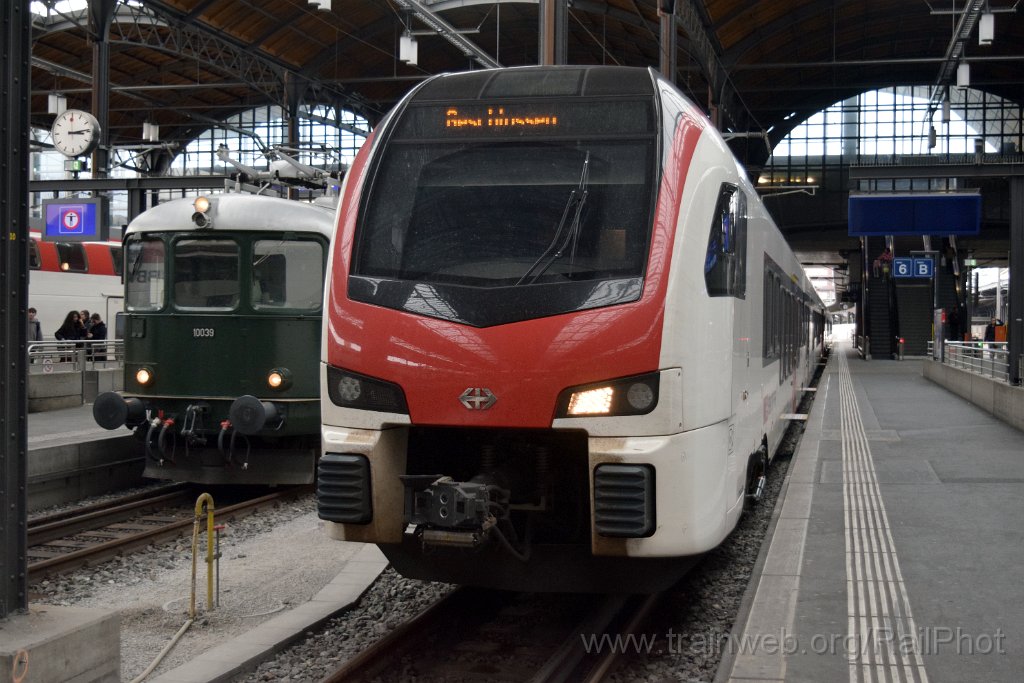 9427-0048-191024.jpg - SBB-CFF RABe 523.511 + CLRA Re 4/4' 10039 / Basel 19.10.2024