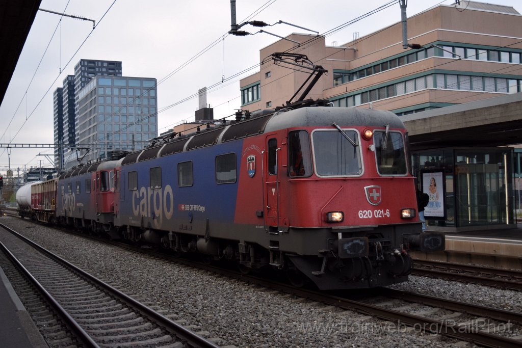 9435-0038-251024.jpg - SBB-CFF Re 620.021-6 "Taverne-Torricella" + Re 620.008-3 "Wetzikon" / Zürich-Altstetten 25.10.2024