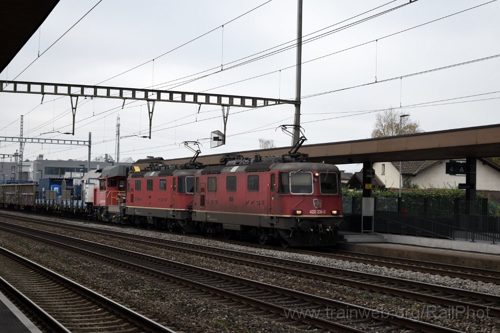 9464-0049-111124.jpg - SBB-CFF Re 4/4" 11336 + Re 4/4" 11327 + Tm 234.210-3 / Rupperswil 11.11.2024