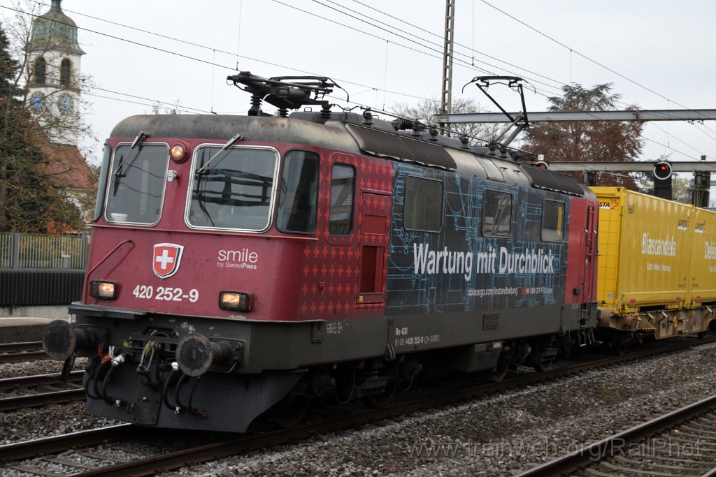 9467-0019-111124.jpg - SBB-CFF Re 420.252-9 "Wartung mit Durchblick" / Rupperswil 11.11.2024