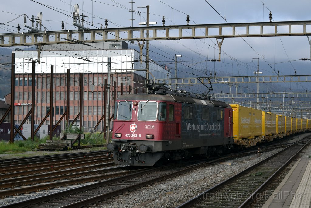 9470-0022-111124.jpg - SBB-CFF Re 420.243-8 "Wartung mit Durchblick" / Olten 11.11.2024