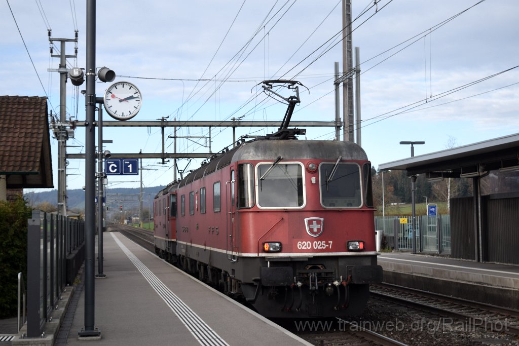 9479-0023-141124.jpg - SBB-CFF Re 4/4" 11240 + Re 6/6 11625 "Oensingen" / Rubigen 14.11.2024