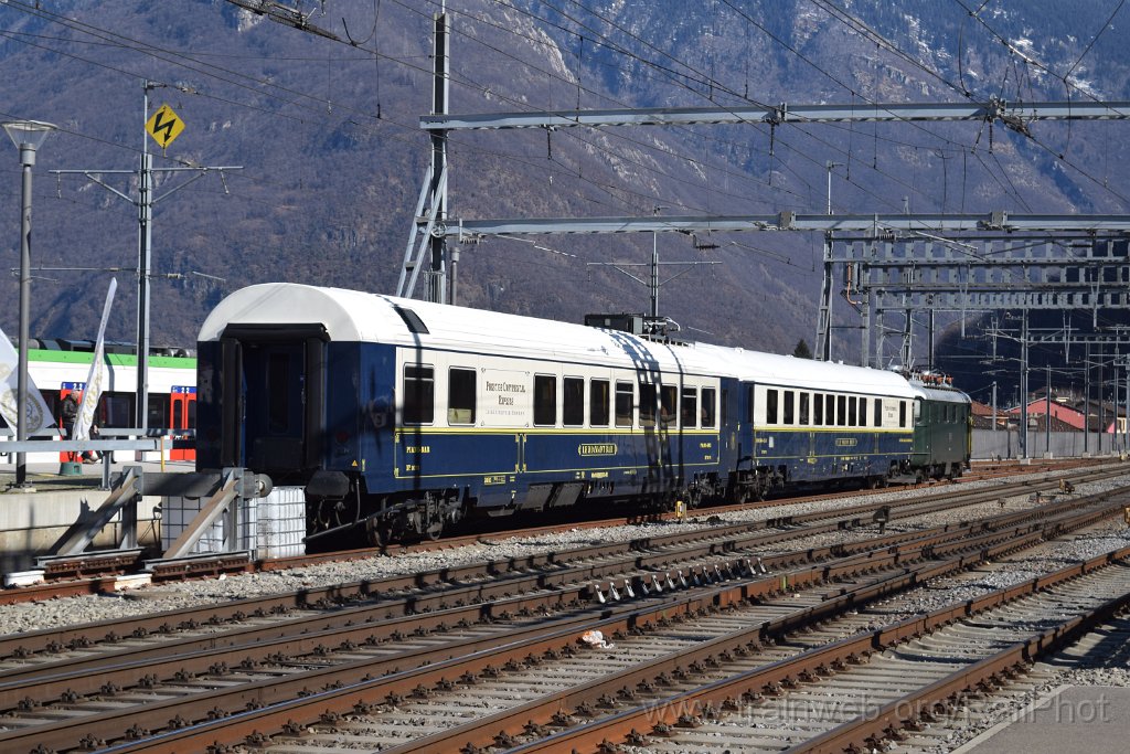 9574-0048-020325.jpg - Classic Rail Re 4/4' 10039 + IRSI ARmz 1071 "le salon bleu" + ARmz 1073 "Le diamant bar" / Bellinzona 2.3.2025