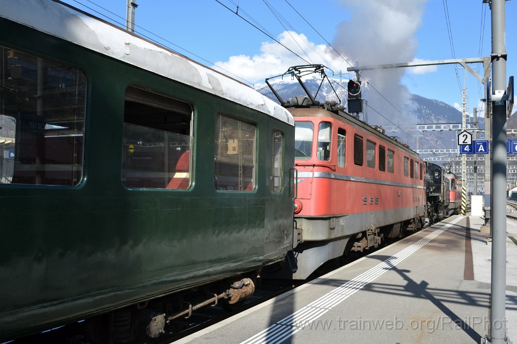 9581-0013-020325.jpg - SBB-CFF Re 4/4" 11200 + Verbano-Express 625.116 + SBB-CFF Ae 6/6 11419 "Appenzell I.Rh" / Bellinzona 2.3.2025