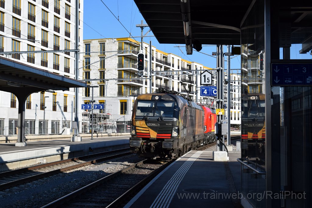 9588-0016-040325.jpg - ELL 193.299 "Locmasta" + Beacon 193.041 / Wil 4.3.2025