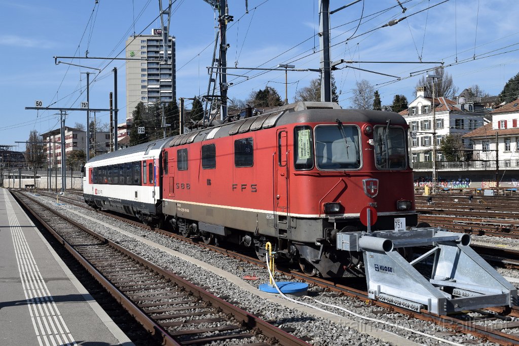9592-0027-070325.jpg - SBB-CFF Re 4/4" 11116 + Bt (IC) 50 85 28-94 984-7 / Bern HB 7.3.2025