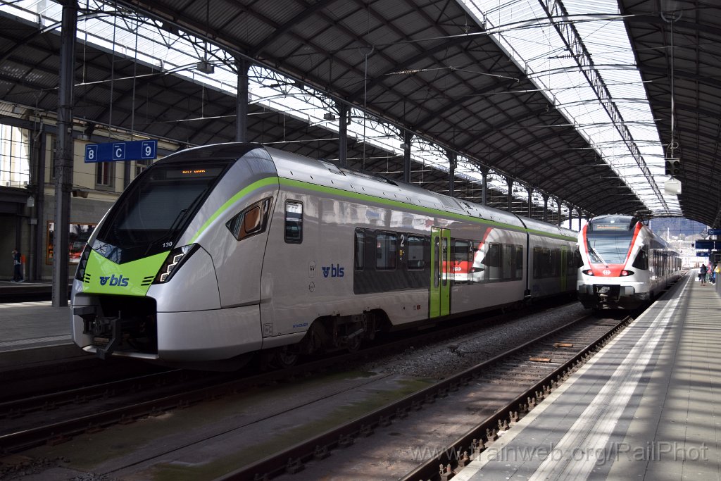 9611-0049-230325.jpg - BLS RABe 528.130 + SBB-CFF RABe 521.014 / Olten 23.3.2025