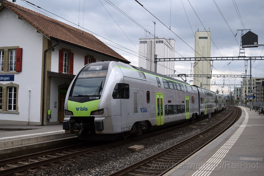 9624-0001-280325.jpg - BLS RABe 515.028 / Düdingen 28.3.2025