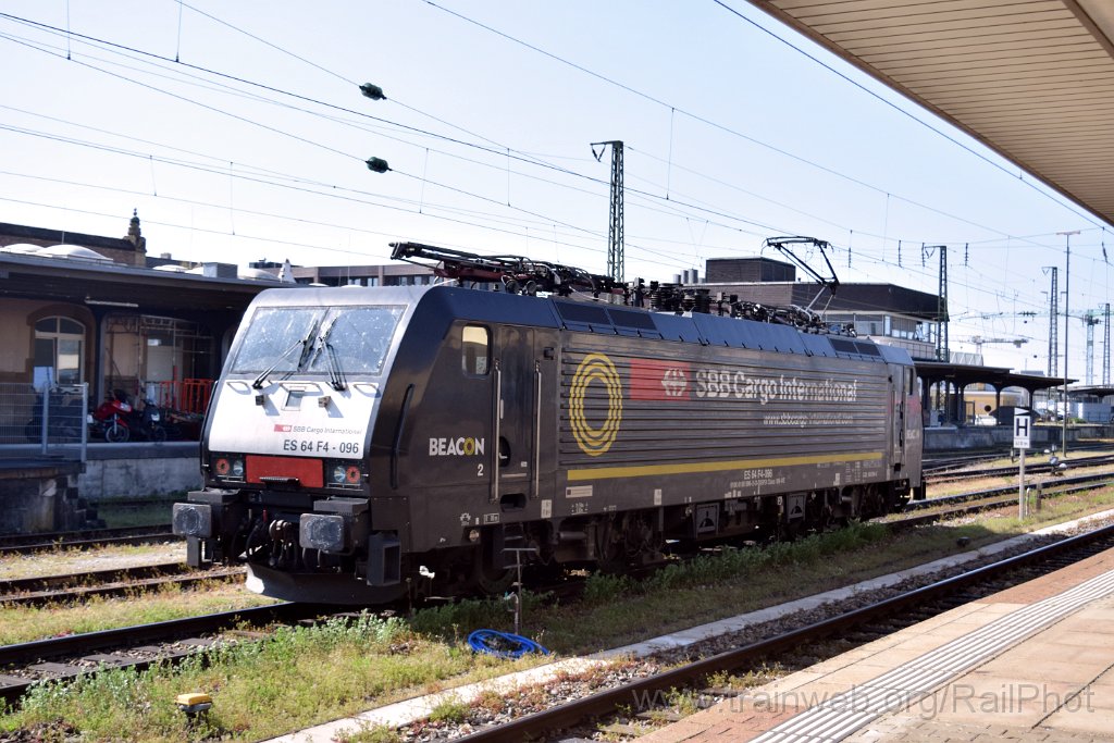 9643-0032-100425.jpg - Beacon ES 64 F4-096 / Basel Badische Bahnhof 10.4.2025