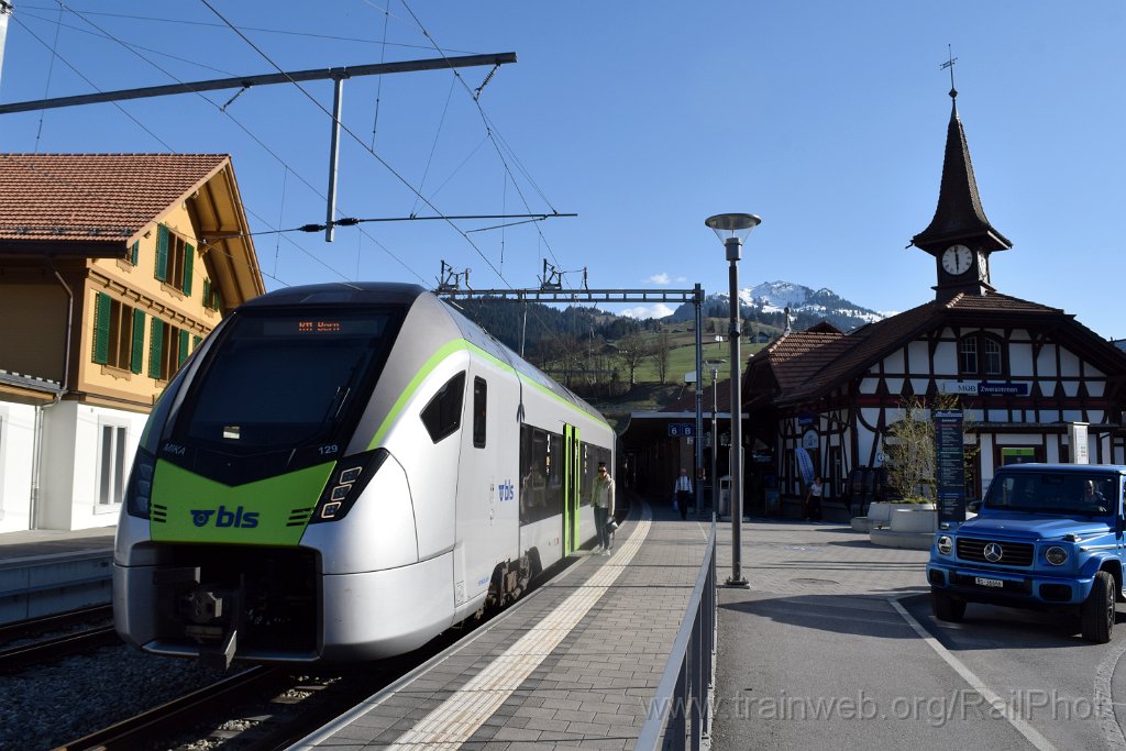 9648-0037-110425.jpg - BLS RABe 528.129 / Zweisimmen 11.4.2025