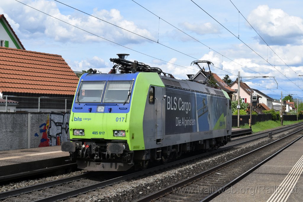 9664-0036-220425.jpg - BLS Re 485.017-8 / Pratteln Salina Raurica 22.4.2025