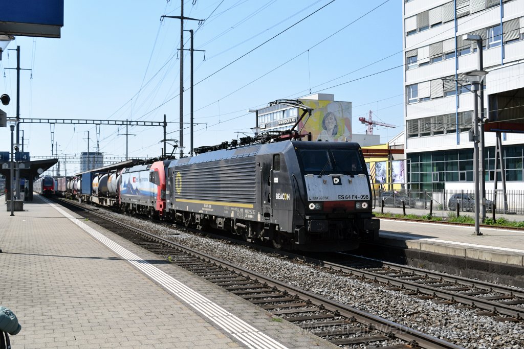 9683-0010-290425.jpg - Beacon ES 64 F4-098 + SBB-CFF 193.473-6 "Luino" / Pratteln 29.4.2025