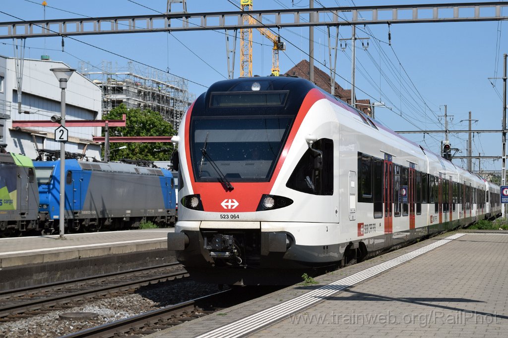 9687-0027-290425.jpg - SBB-CFF RABe 523.064 / Pratteln 29.4.2025