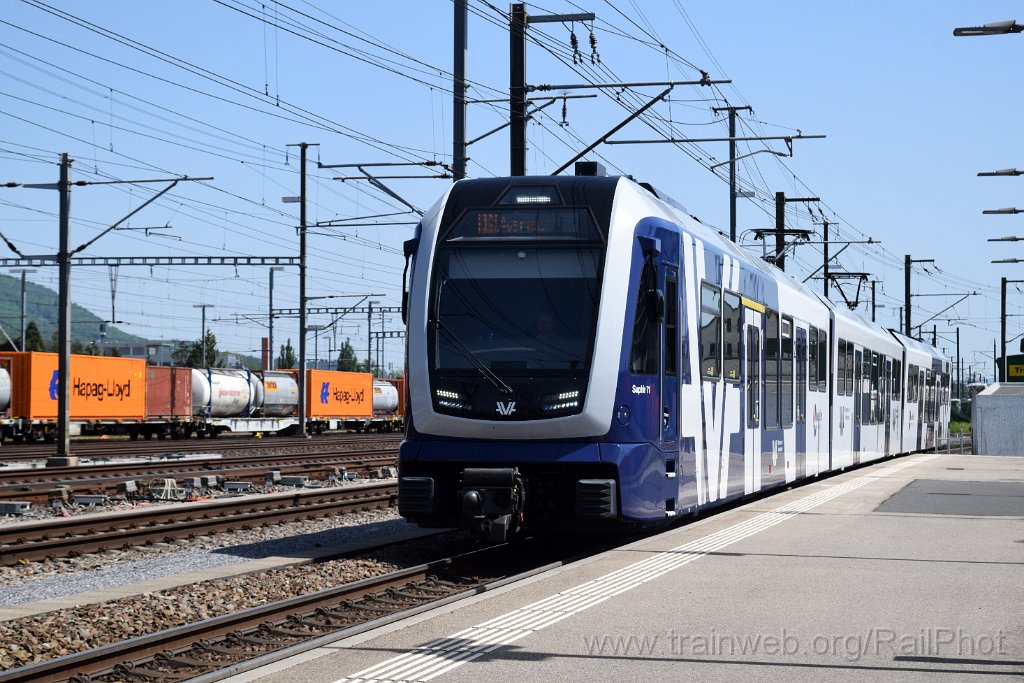 9695-0004-020525.jpg - AVA ABe 4/12 71 / Aarau (Torfeld) 2.5.2025