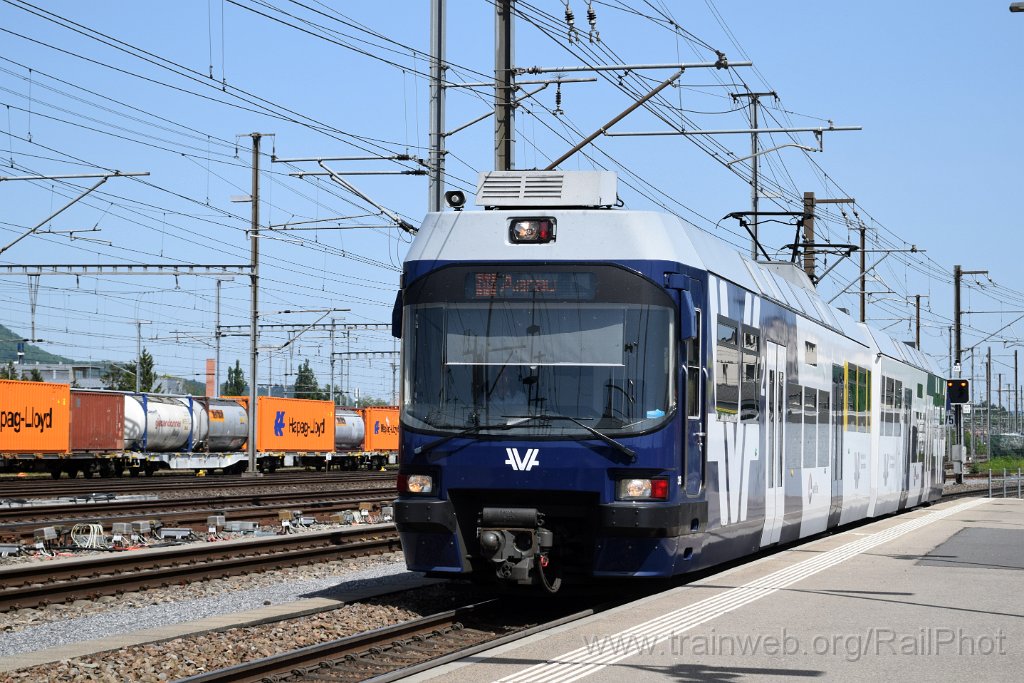 9704-0050-020525.jpg - AVA ABe 4/8 38 / Aarau (Torfeld) 2.5.2025