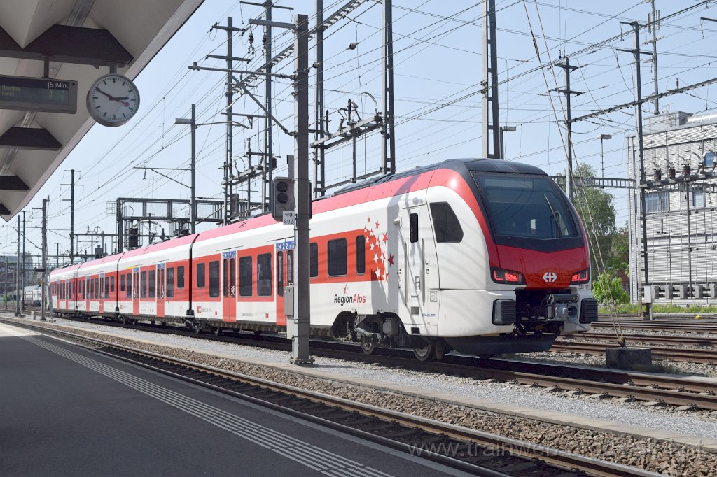 9705-0011-020525.jpg - RA RABe 533.701 / Aarau (Torfeld) 2.5.2025