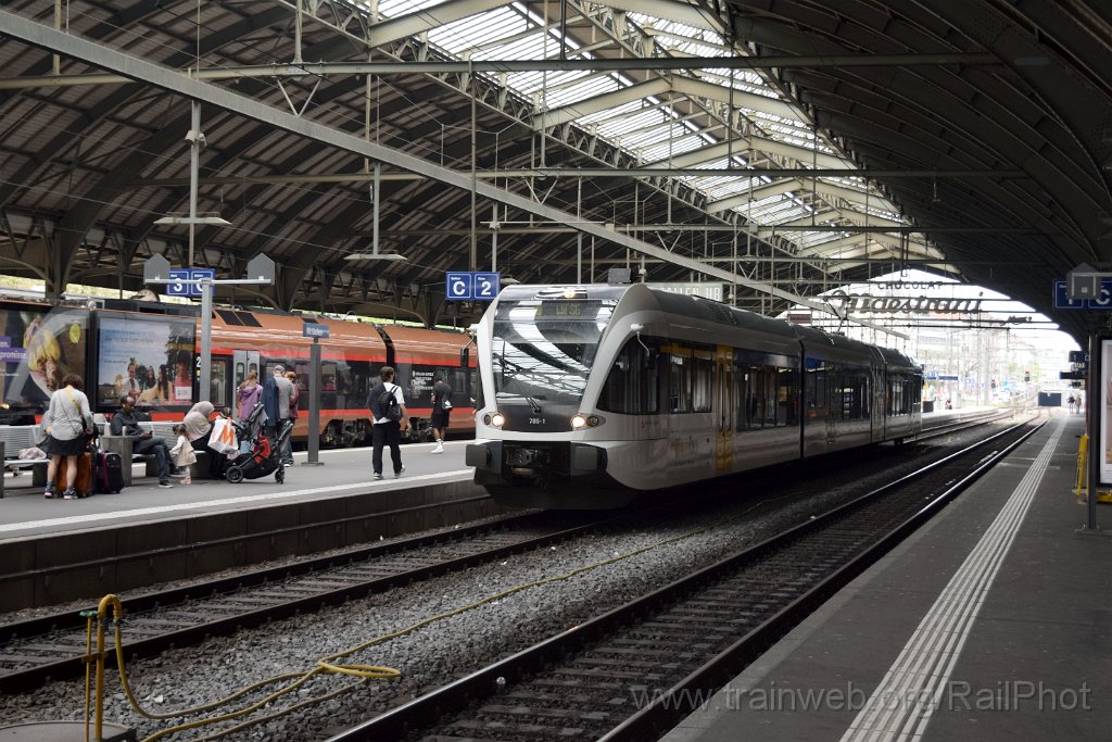 9706-0050-030525.jpg - Thurbo RABe 526.785-1 "Gemeinde Eschlikon" / St.Gallen HB 3.5.2025