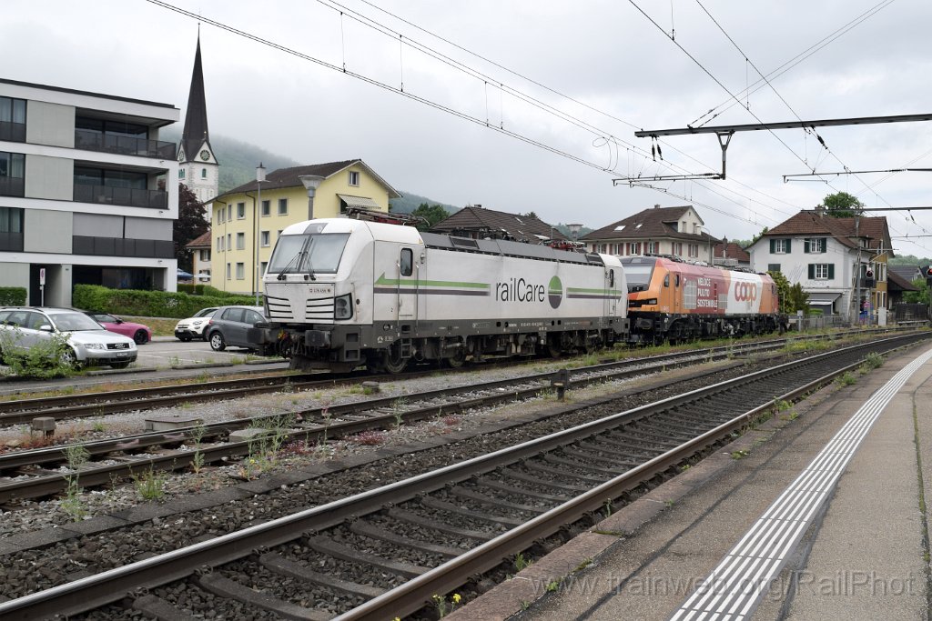 9709-0025-040525.jpg - RailCare Rem 476.456-9 "Genève" + ELP 2019.322-7 "Coop" / Wangen bei Olten 4.5.2025