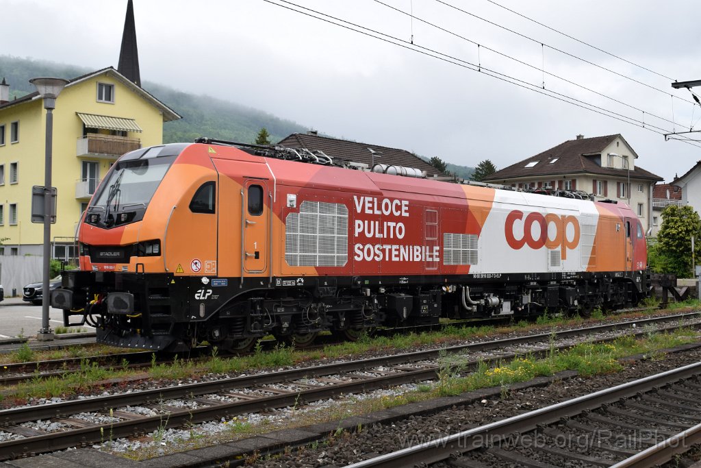 9709-0030-040525.jpg - ELP 2019.322-7 "Coop" / Wangen bei Olten 4.5.2025