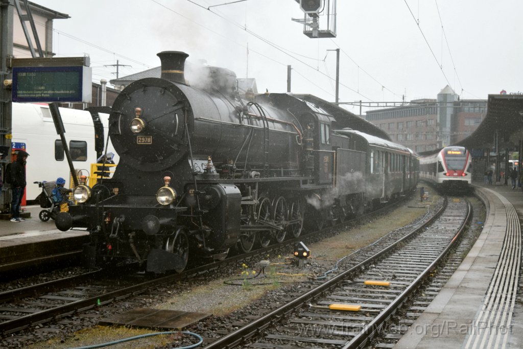 9710-0019-040525.jpg - SBB-CFF C 5/6 2978 + B4 5560 + RABe 523.054 / Olten 4.5.2025