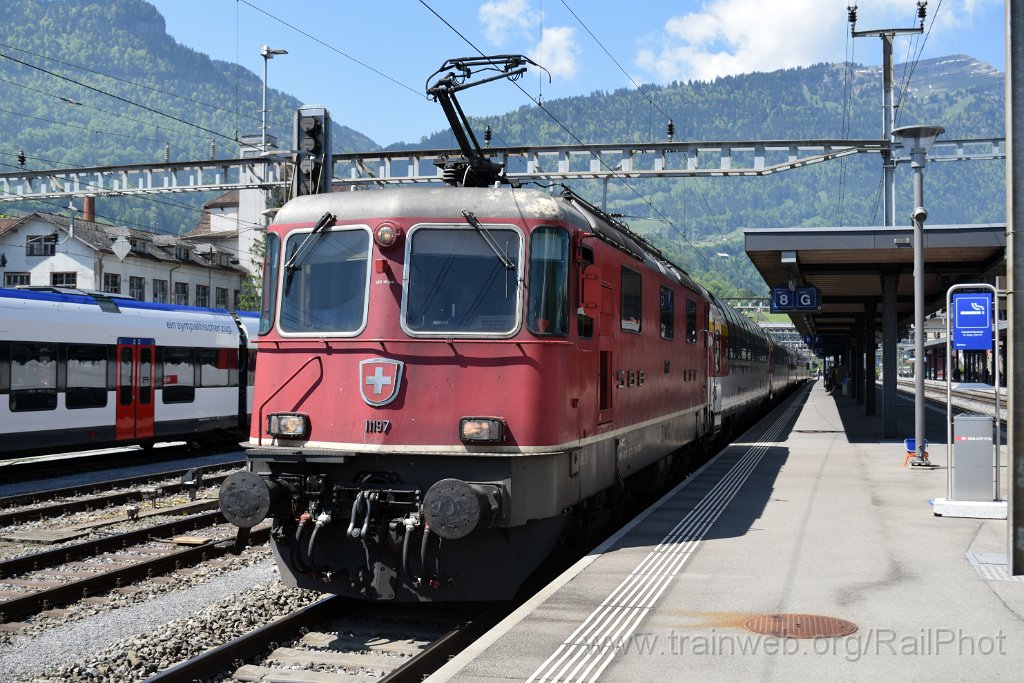 9719-0029-100525.jpg - SBB-CFF Re 4/4" 11197 / Arth-Goldau 10.5.2025