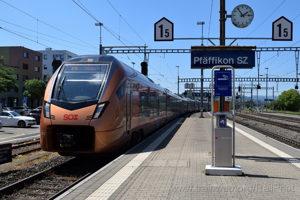 9728-0031-110525.jpg - SOB RABe 526.213 / Pfäffikon SZ 11.5.2025