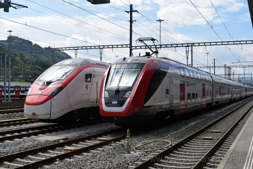 9736-0030-140525.jpg - SBB-CFF RABe 501.025 "Genève" + RABe 502.401 / Chiasso 14.5.2025