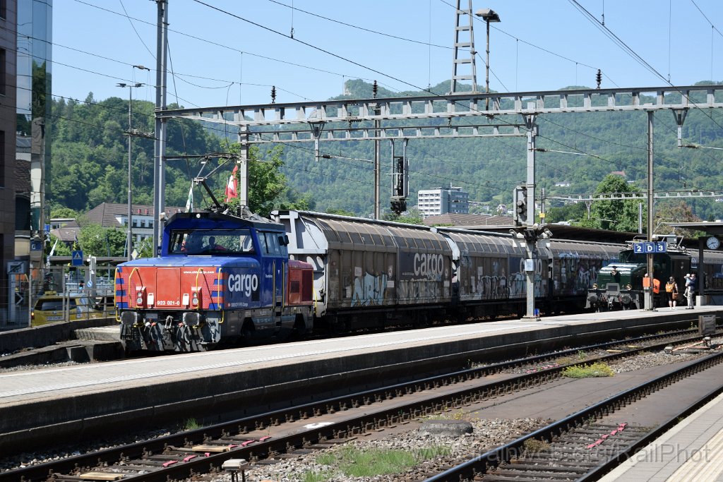 9746-0038-150525.jpg - SBB-CFF Eem 923.021-0 "Tourbillon" + Ce 6/8"' 14305 / Olten 15.5.2025