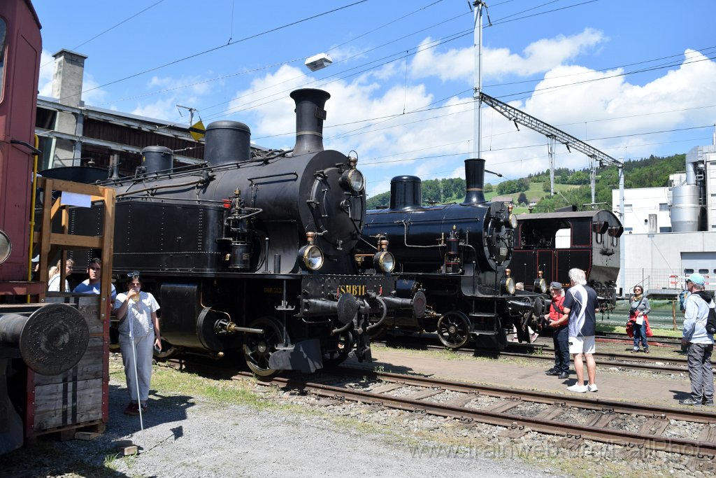 9756-0042-180525.jpg - DBB Ec 4/5 11 + Eb 3/5 5810 + Ed 4/5 8 / Konolfingen 18.5.2025