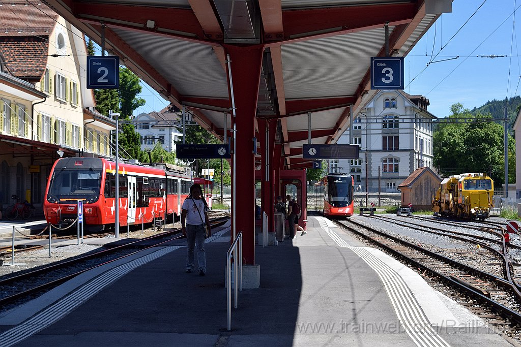 9782-0033-300525.jpg - AB ABt 121 + BDeh 4/4 16 + Rhomberg Sersa R21RD-1 + AB ABe 4/6 4110 "Gäbris" / Gais 30.5.2025