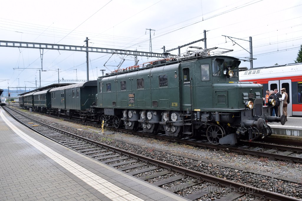 9792-0012-070625.jpg - SBB-CFF Ae 3/6' 10664 + F3 18275 + C².6138 + C4.9002 + C².8395 / Rapperswil 7.6.2025