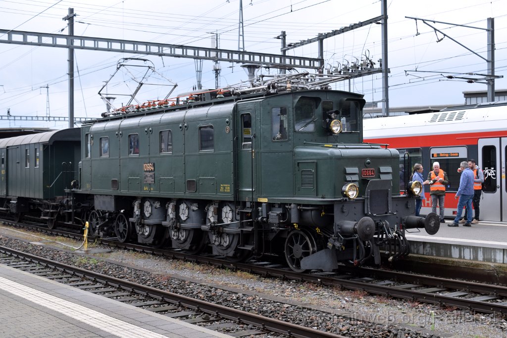 9792-0017-070625.jpg - SBB-CFF Ae 3/6' 10664 + F3 18275 + C².6138 + C4.9002 + C².8395 / Rapperswil 7.6.2025