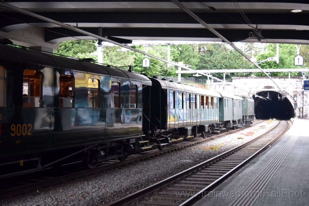 9794-0006-070625.jpg - SBB-CFF Ae 3/6' 10664 + F3 18275 + C².6138 / Zürich-Enge 7.6.2025