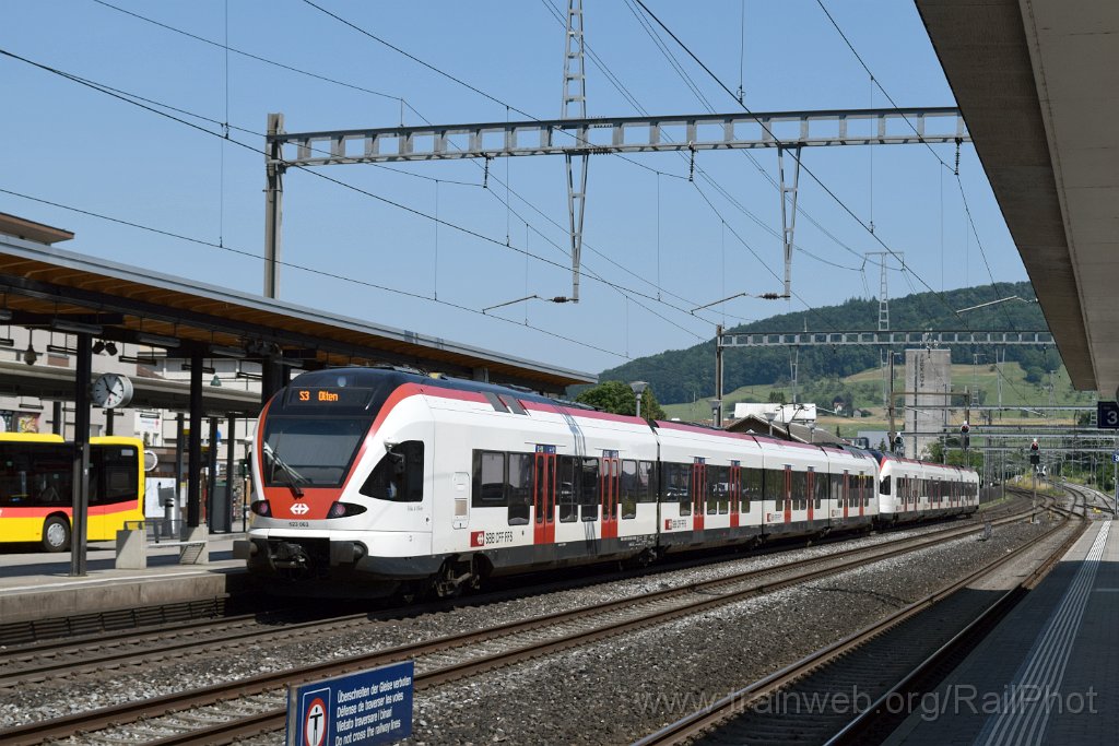 9837-0043-190625.jpg - SBB-CFF RABe 523.063 "Erika & Olivier" / Sissach 19.6.2025