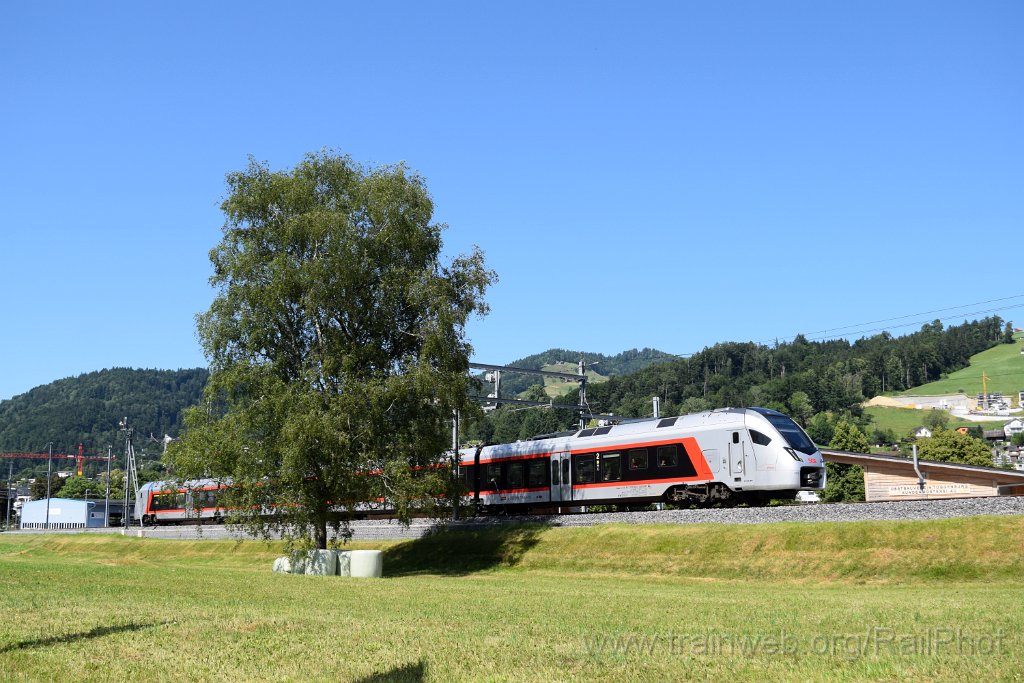 9854-0016-240625.jpg - SOB RABe 526.005-4 "Pilatus" / Wattwil 24.6.2025