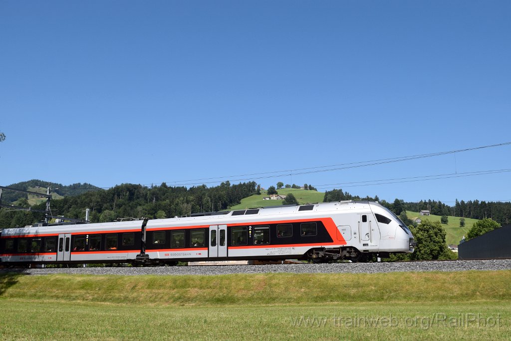 9854-0019-240625.jpg - SOB RABe 526.005-4 "Pilatus" / Wattwil 24.6.2025