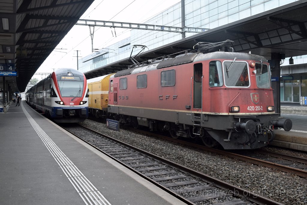9865-0004-030725.jpg - SBB-CFF Re 4/4" 11255 + RABe 511.054 / Aarau 3.7.2025