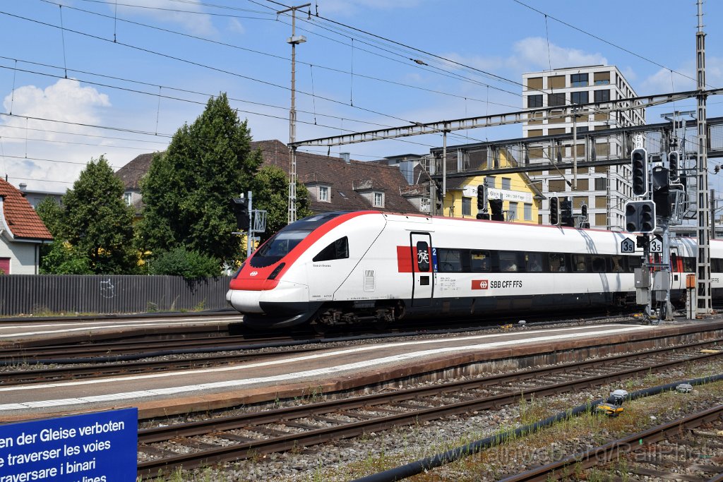 9874-0007-030725.jpg - SBB-CFF ICN RABe 500.042 "Steivan Brunies" / Lenzburg 3.7.2025