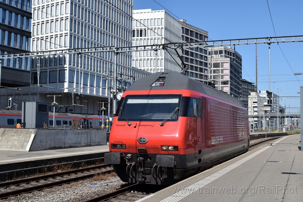 9875-0027-100725.jpg - SBB-CFF Re 460.093-8 "Rhein" / Zürich HB 10.7.2025