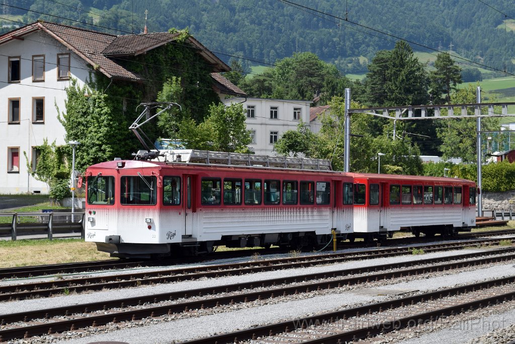 9881-0026-120725.jpg - VRB Bhe 4/4 22 + Bt 32 / Arth-Goldau 12.7.2025