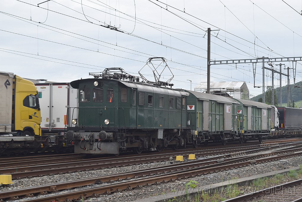 9892-0017-160725.jpg - Swisstrain Be 4/4 171 + Frutiger Vs 153 + Vs 156 / Sissach 16.7.2025