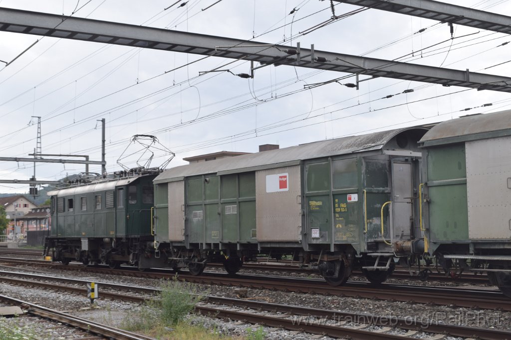 9892-0027-160725.jpg - Swisstrain Be 4/4 171 + Frutiger Vs 153 / Sissach 16.7.2025