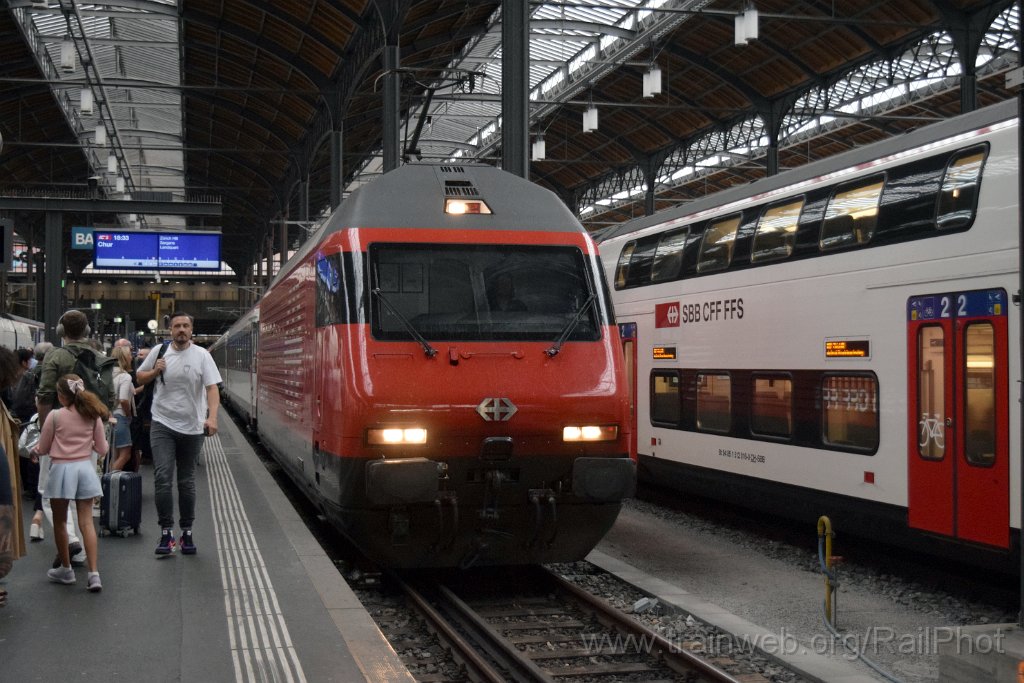 9898-0046-160725.jpg - SBB-CFF Re 460.084-7 "Helvetia" / Basel 16.7.2025
