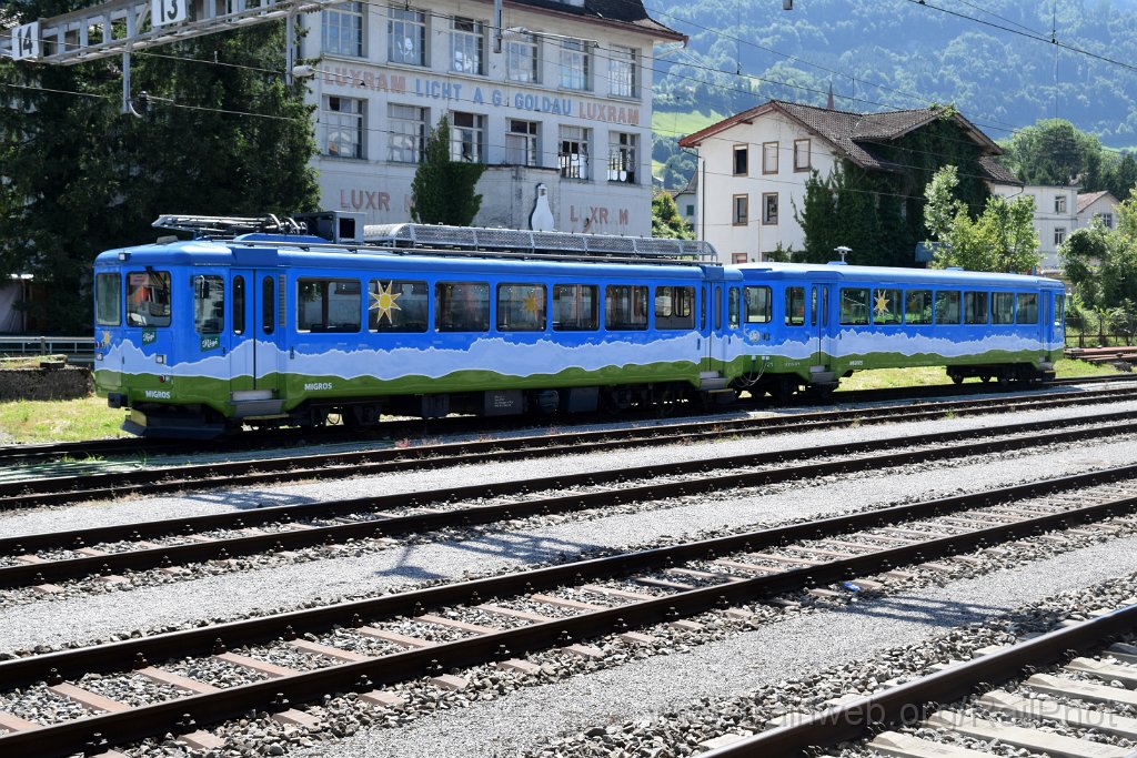 9902-0016-180725.jpg - ARB BDhe 2/4 11 "Migros" + Bt 21 "Migros" / Arth-Goldau 18.7.2025
