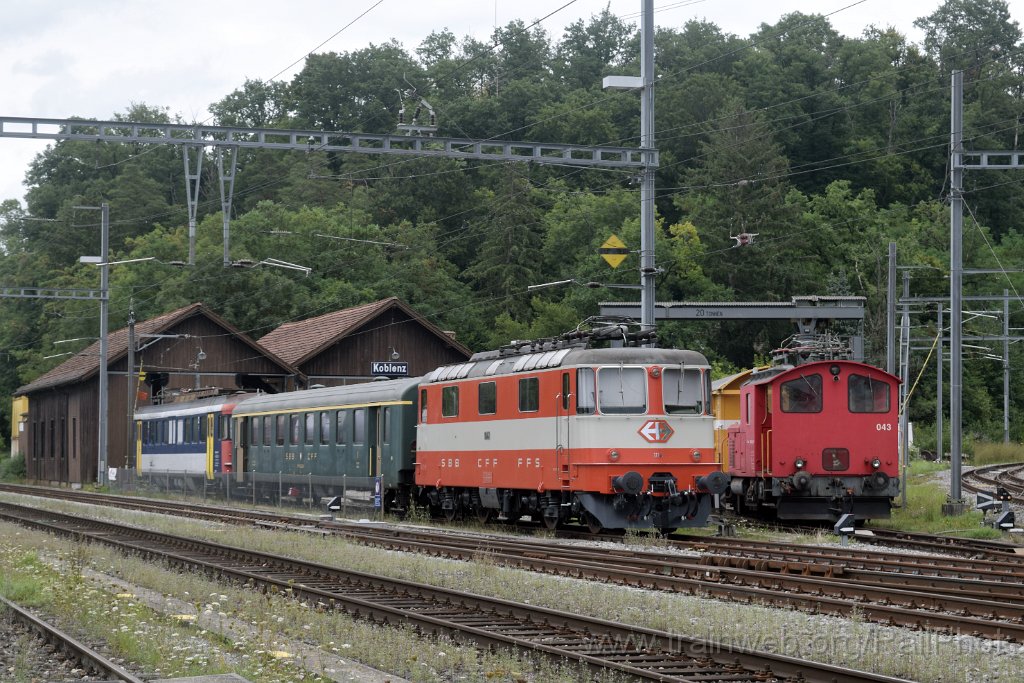 9921-0007-310725.jpg - DSF Re 4/4" 11141 + A (VU I) 524 + RBe 540.074-2 + Tem 043 / Koblenz 31.7.2025