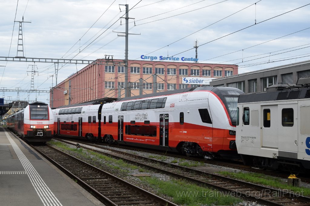 9929-0006-050825.jpg - ÖBB 4736.108 + 4748.515-5 "Schwarzach" / St.Margrethen 5.8.2025