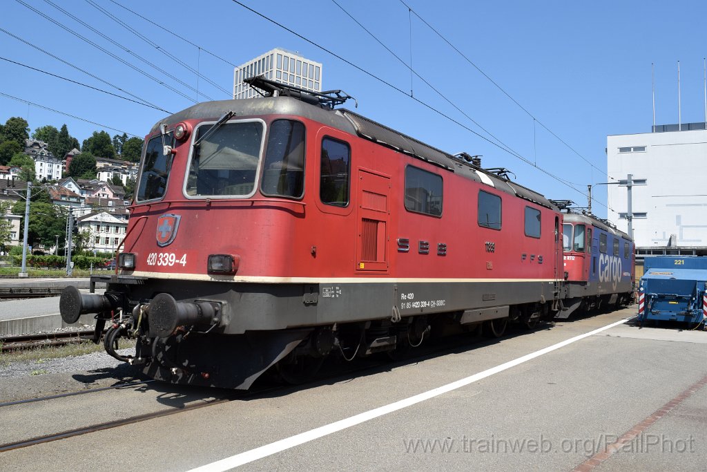 9936-0008-090825.jpg - SBB-CFF Re 4/4" 11339 + Re 420.253-7 "Letzte Lok mit RT12 bei SBB Cargo" / St.Gallen HB 9.8.2025